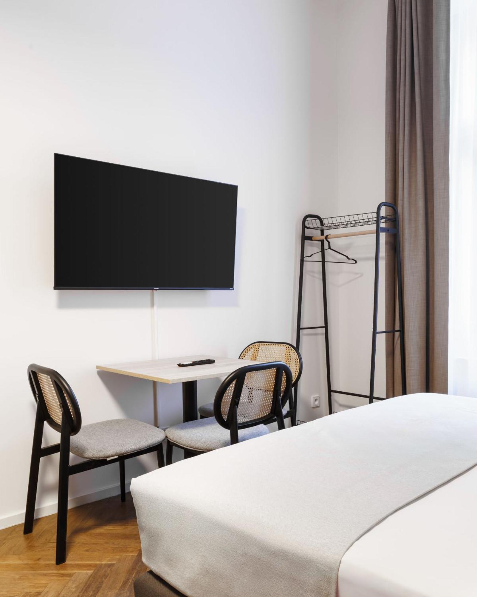 Limehome Halkova Apart-hotel 4*